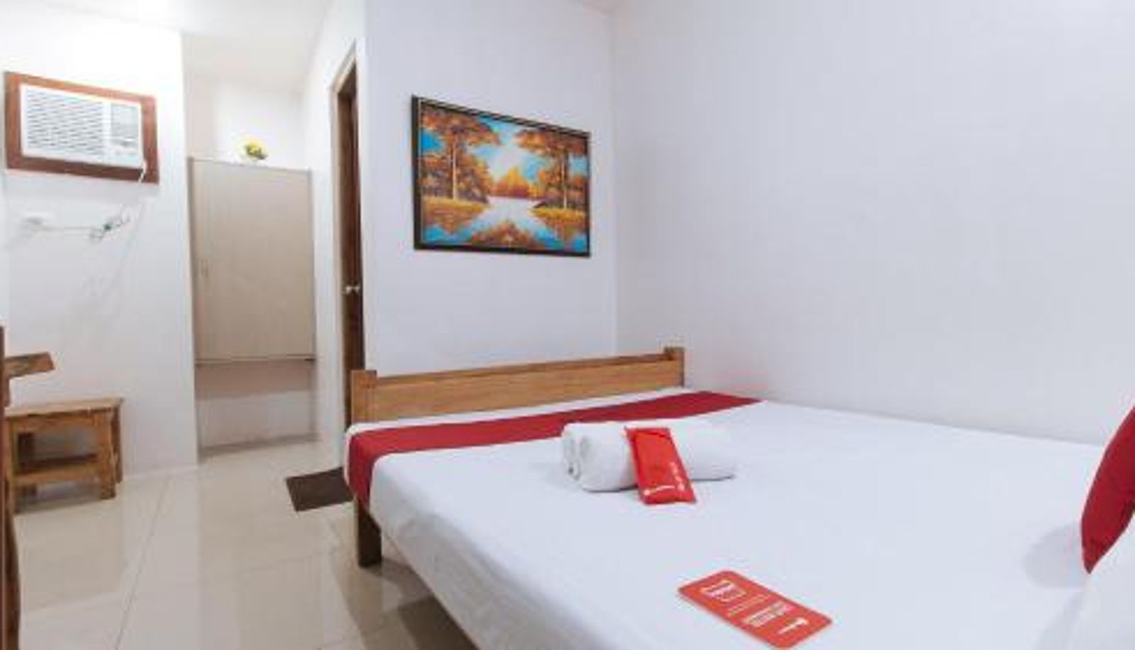 Zimmer - RedDoorz Plus @ Jollydays Hotel Nueva Ecija