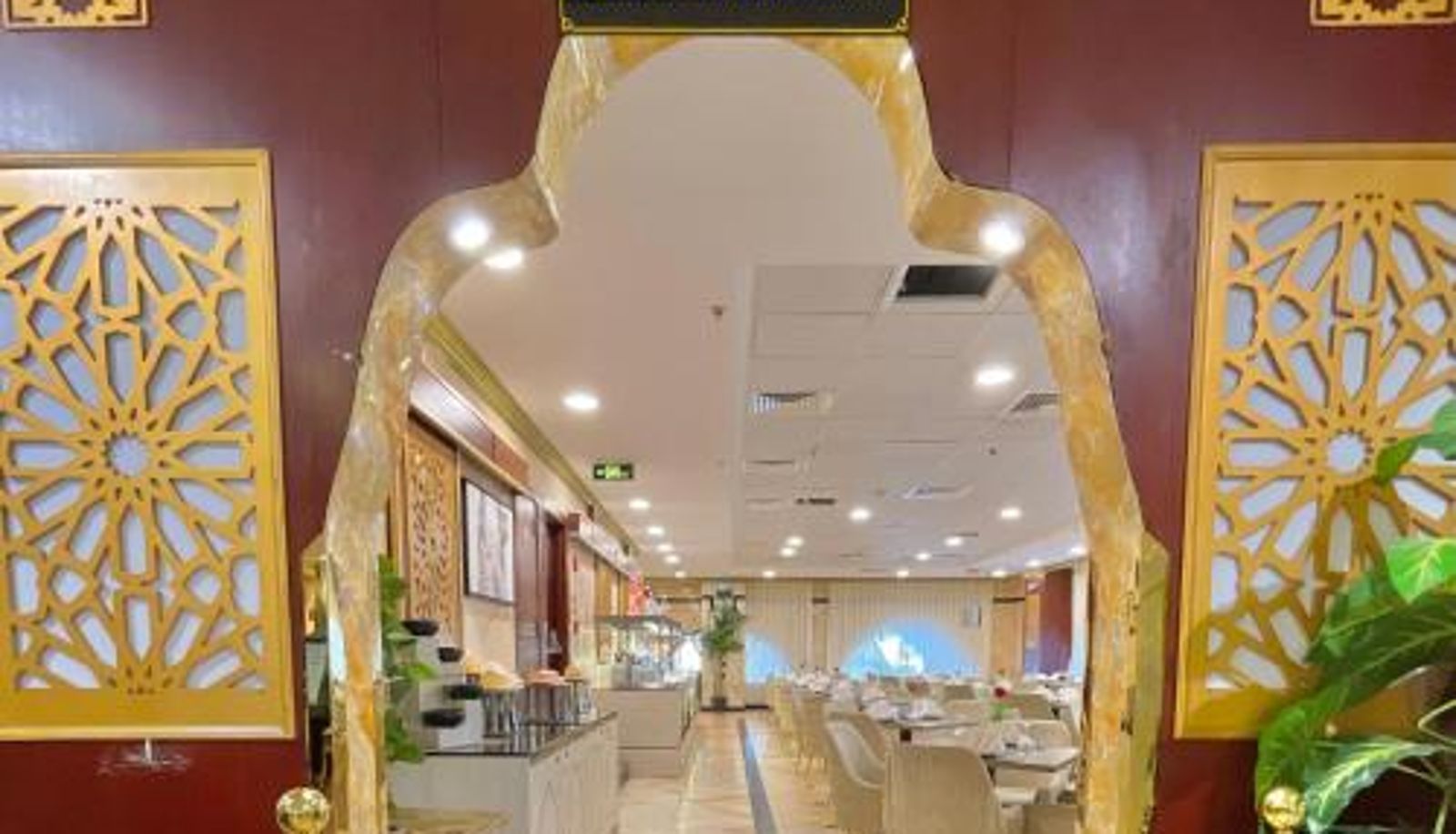 Ontbijtzaal in het restaurant - Odst ALMADINA HOTEL