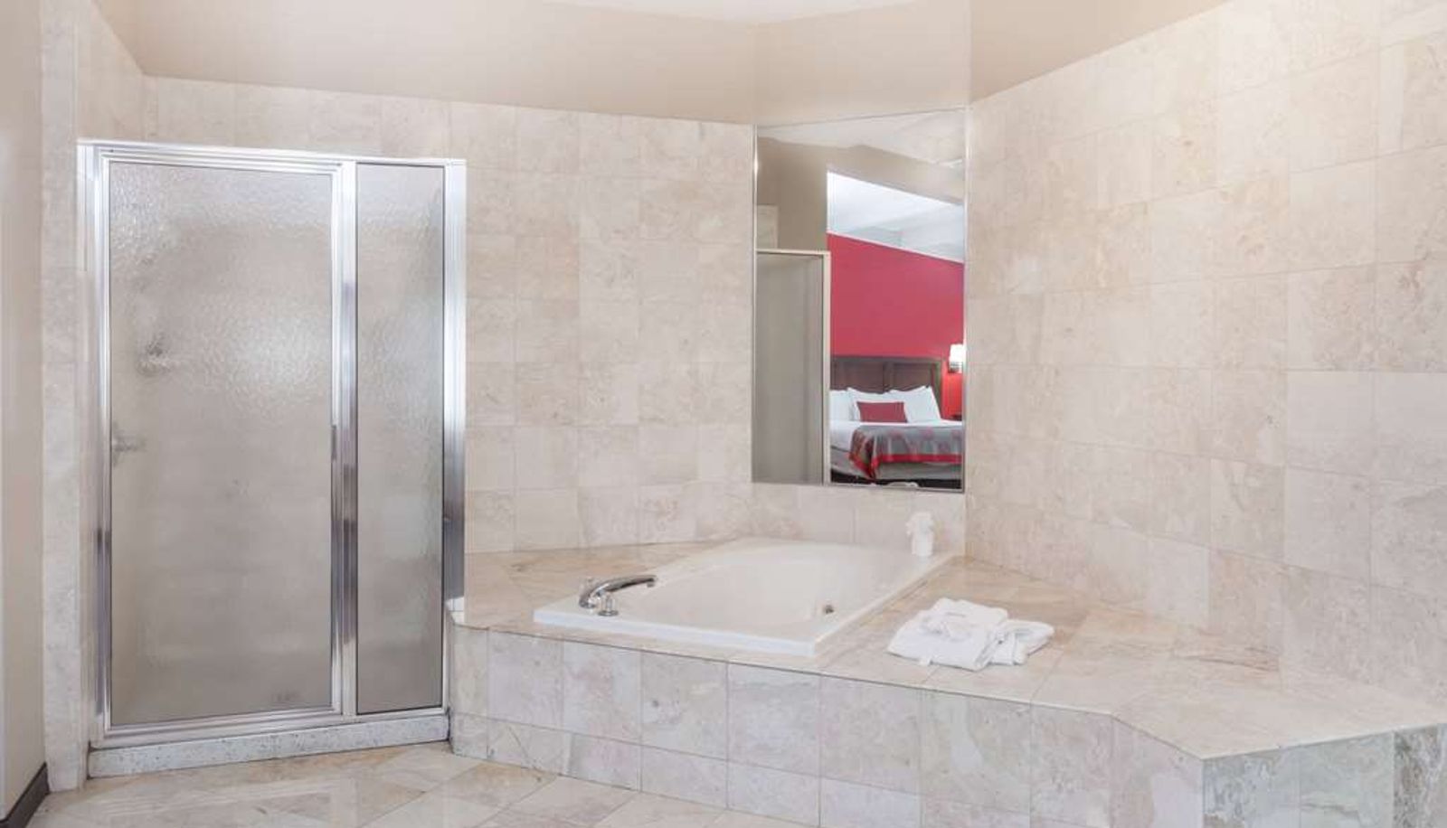 Room - Ramada by Wyndham Hammond Hotel & Conference Center