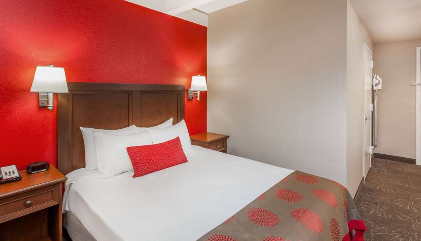 Room - Ramada by Wyndham Hammond Hotel & Conference Center