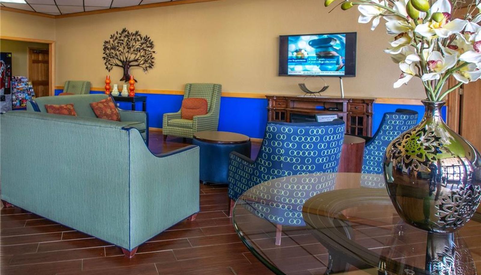 Hall - Days Inn by Wyndham Clinton