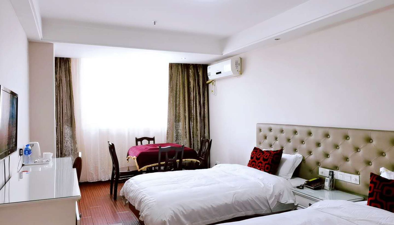 Zimmer - Yilai Jiujiang Pedestrian Street Hotel