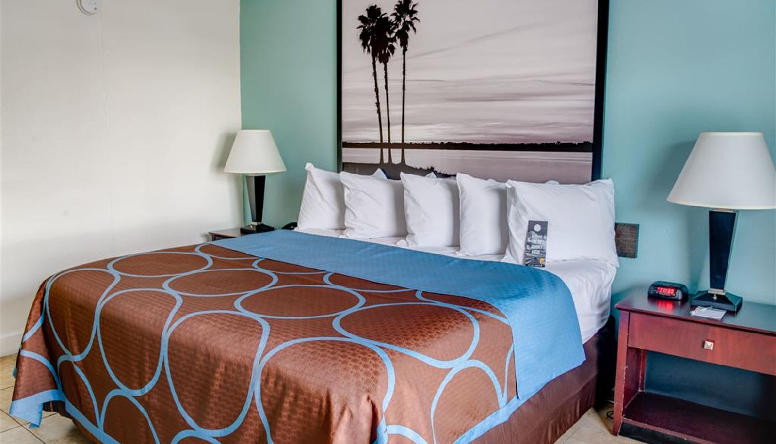Room - Super 8 by Wyndham St. Petersburg