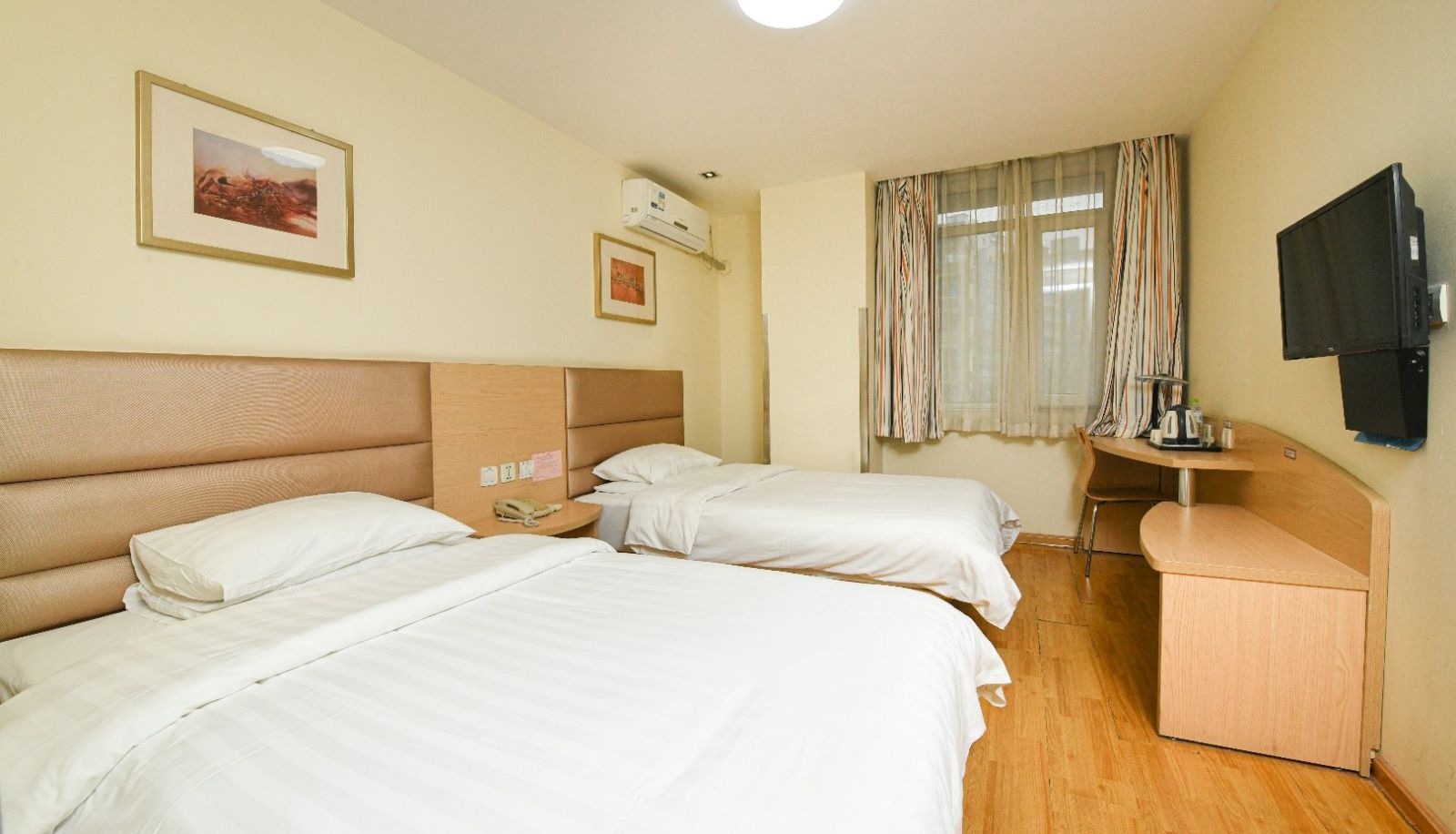 Kamer - Yilai Chongqing shangqingsi Niujiaotuo Light Rail Station Hotel