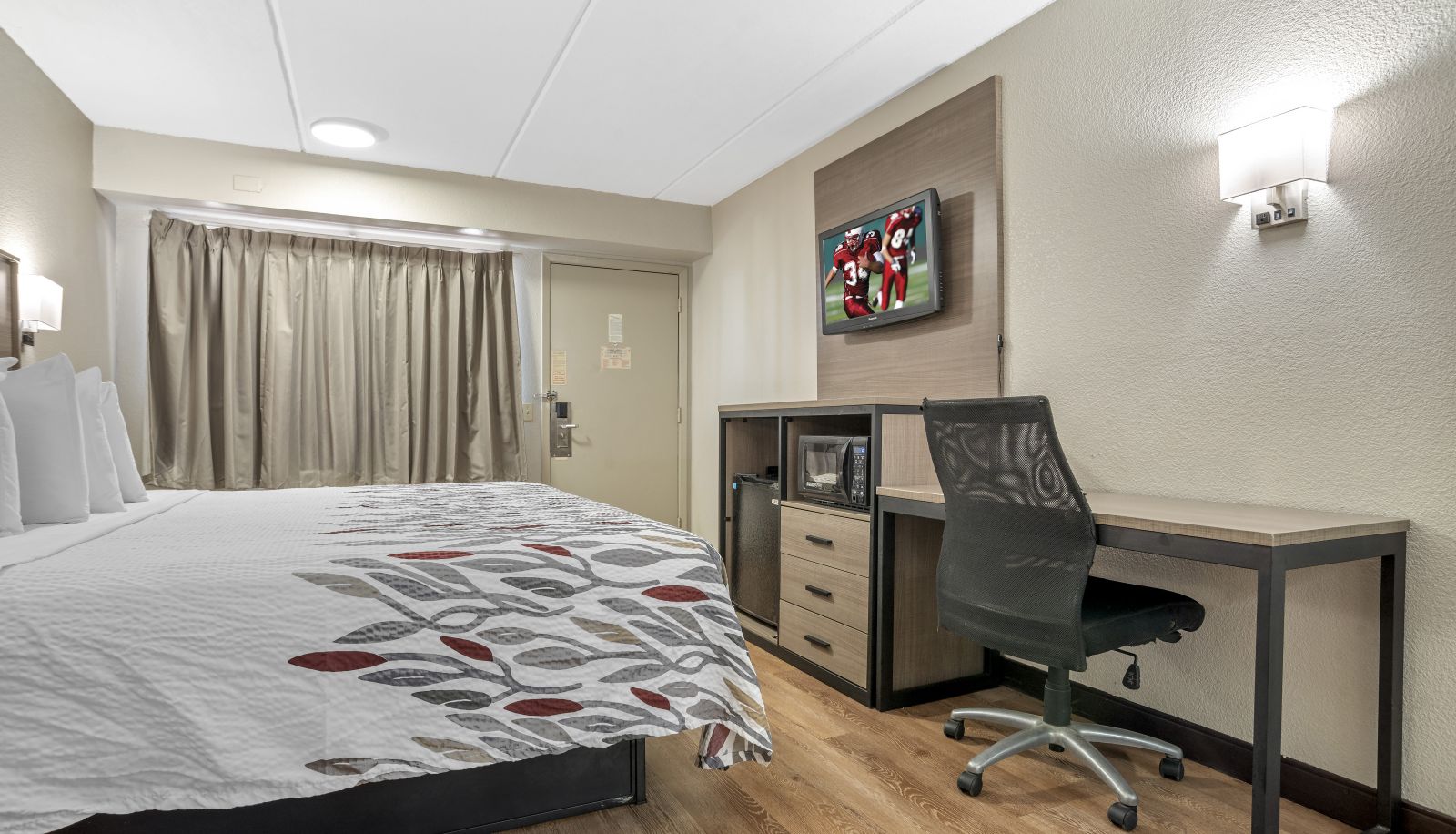 Room - Red Roof Inn West Monroe