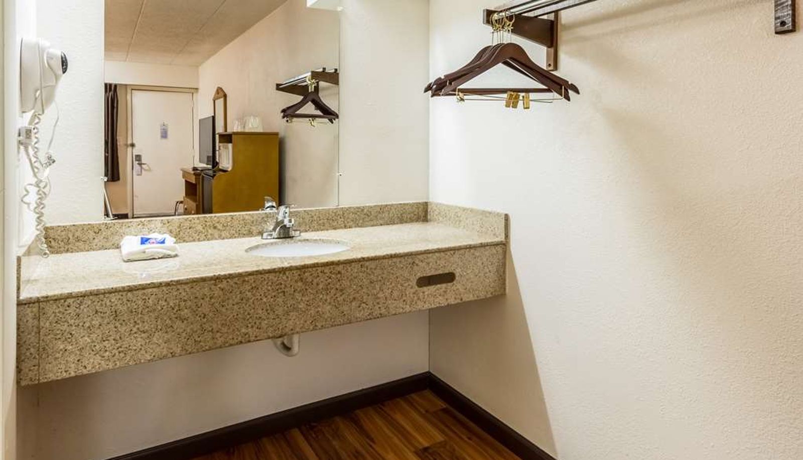 Standard room (double) - Motel 6 Grove City
