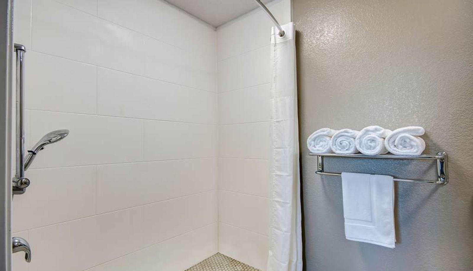 Room - MOTEL 6 COLUMBUS - OSU NORTH