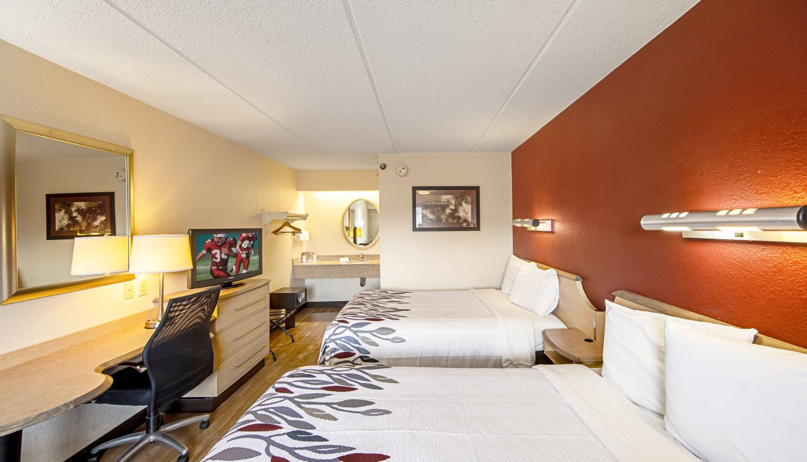 Room - Red Roof Inn Canton