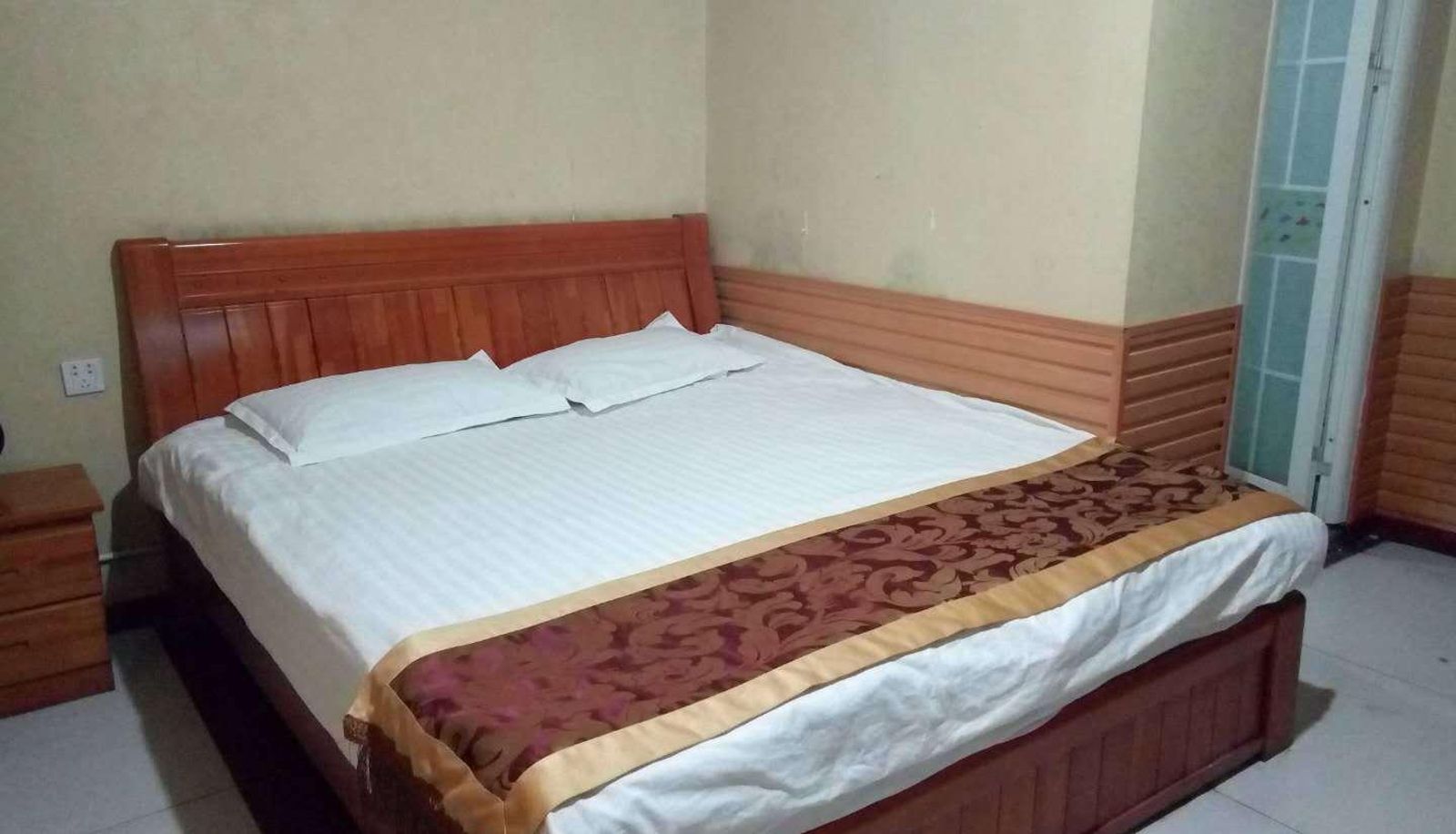 Camera business - Jiujiuhong Business Hotel