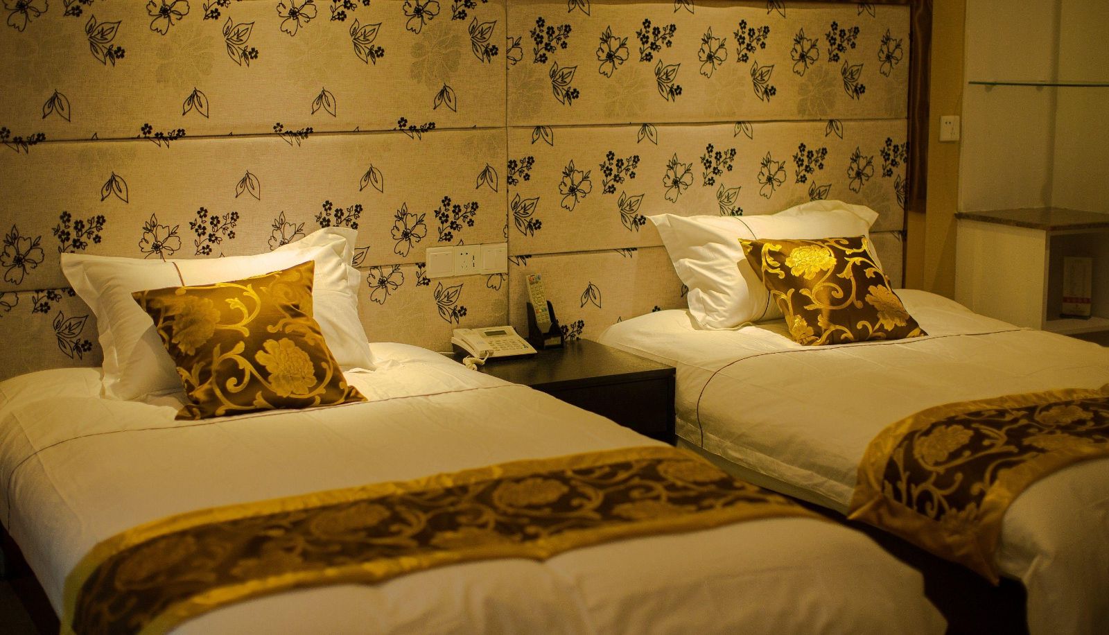 Camera - Hualong Business Hotel