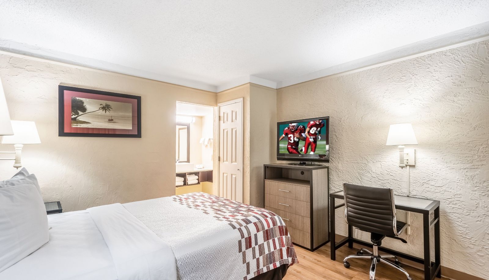Room - Red Roof Inn Tampa Bay - St Petersburg