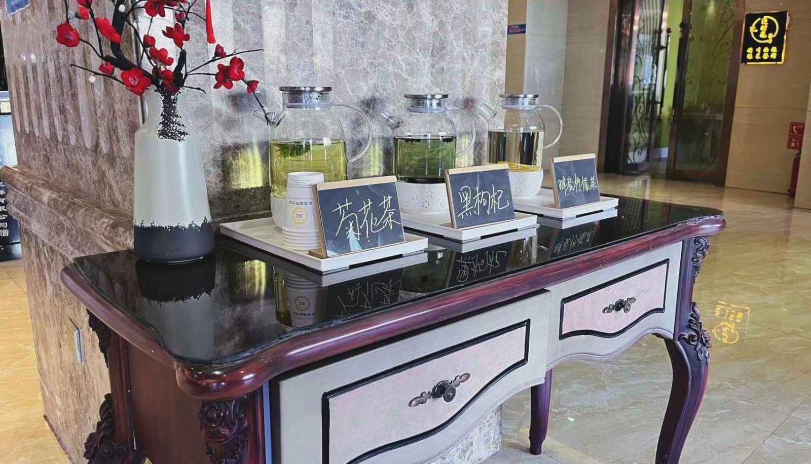 Zona exterior del hotel - Rongzun International Hotel