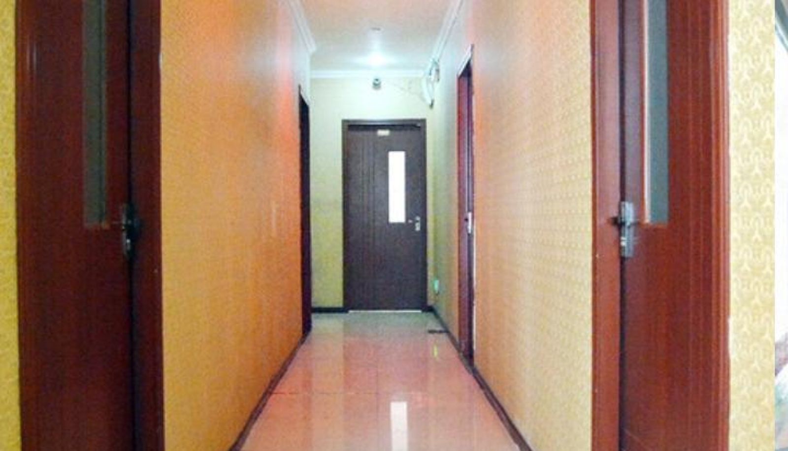 Area esterna dell'hotel - Hongdu Hotel (Railway Station Store)