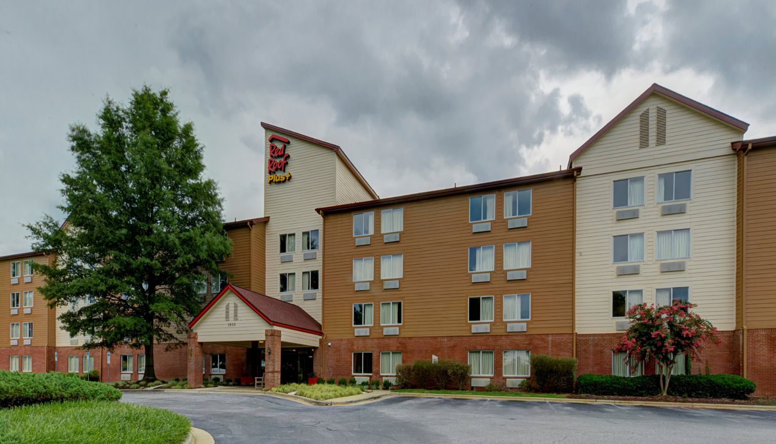 Info - Red Roof PLUS+ Raleigh Downtown - NCSU/Conv Center