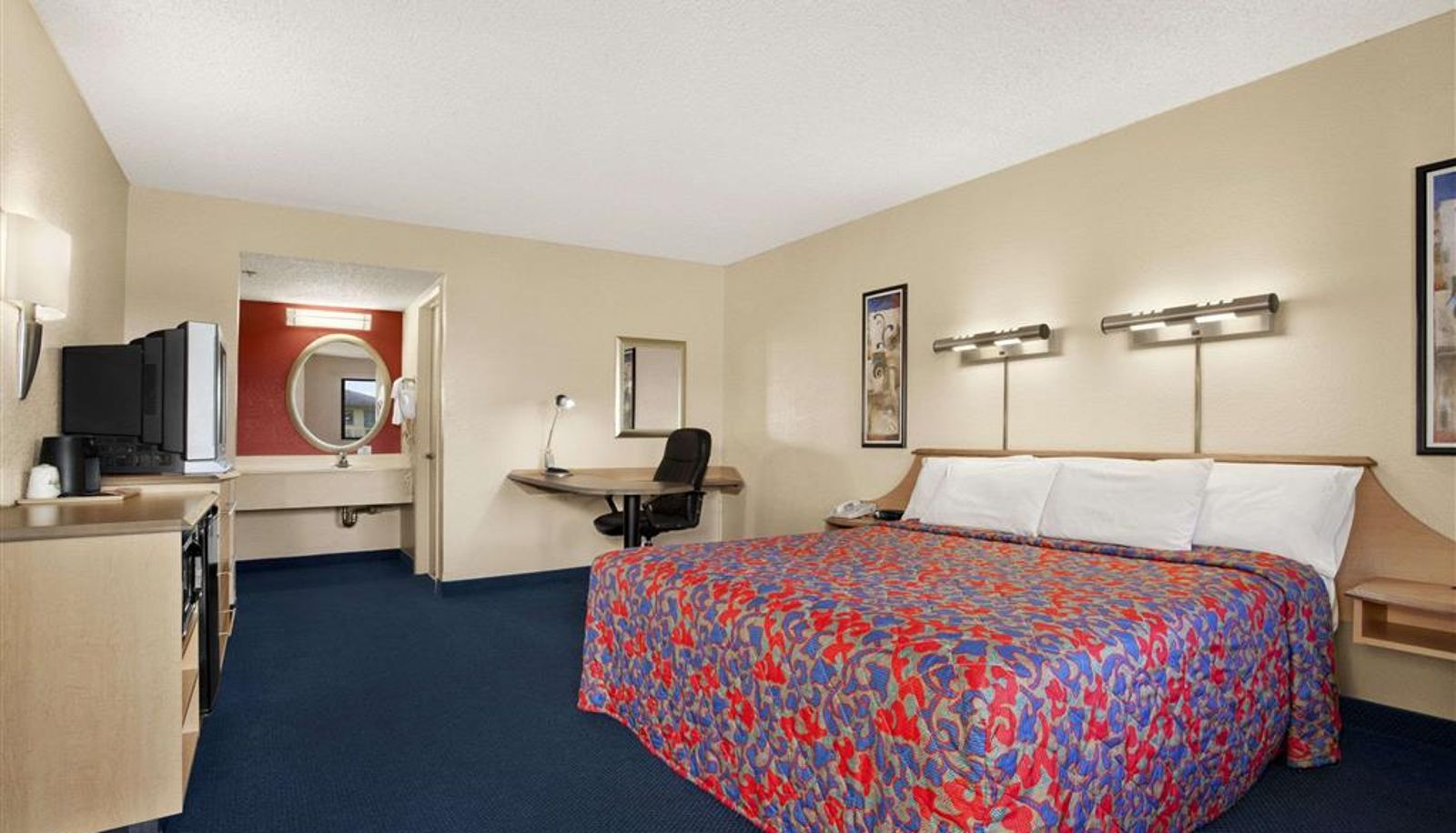 Camera - Days Inn by Wyndham Buena Park