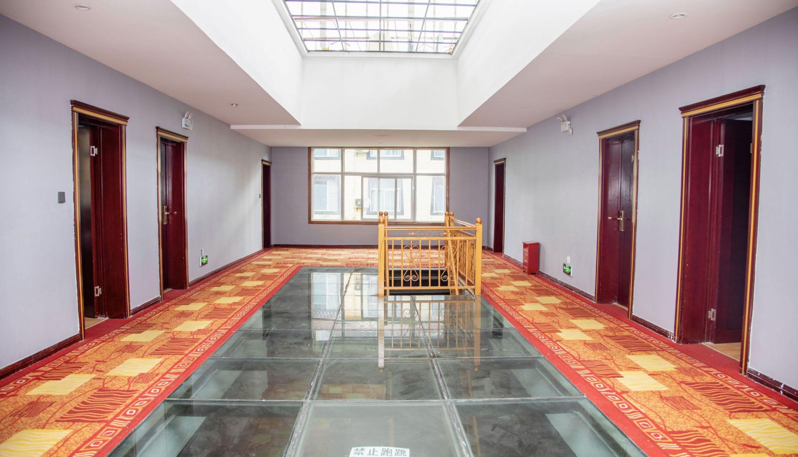 Zona exterior del hotel - Yuanmeng Hotel (Dukezong Ancient City Store)