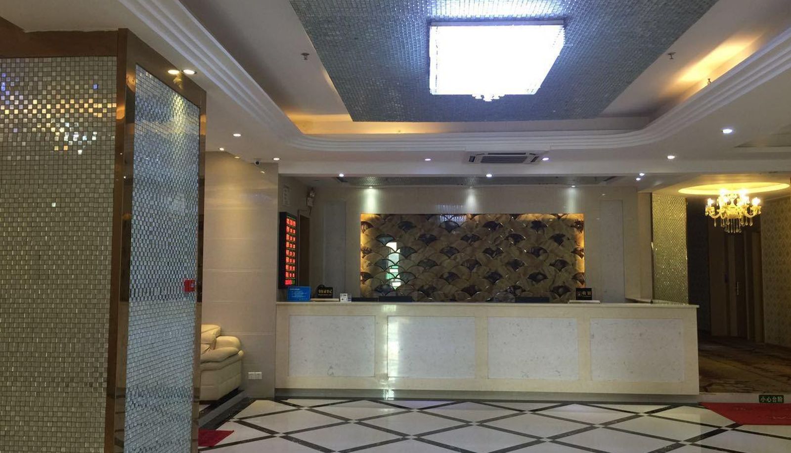 Zona exterior del hotel - Garman Hotel