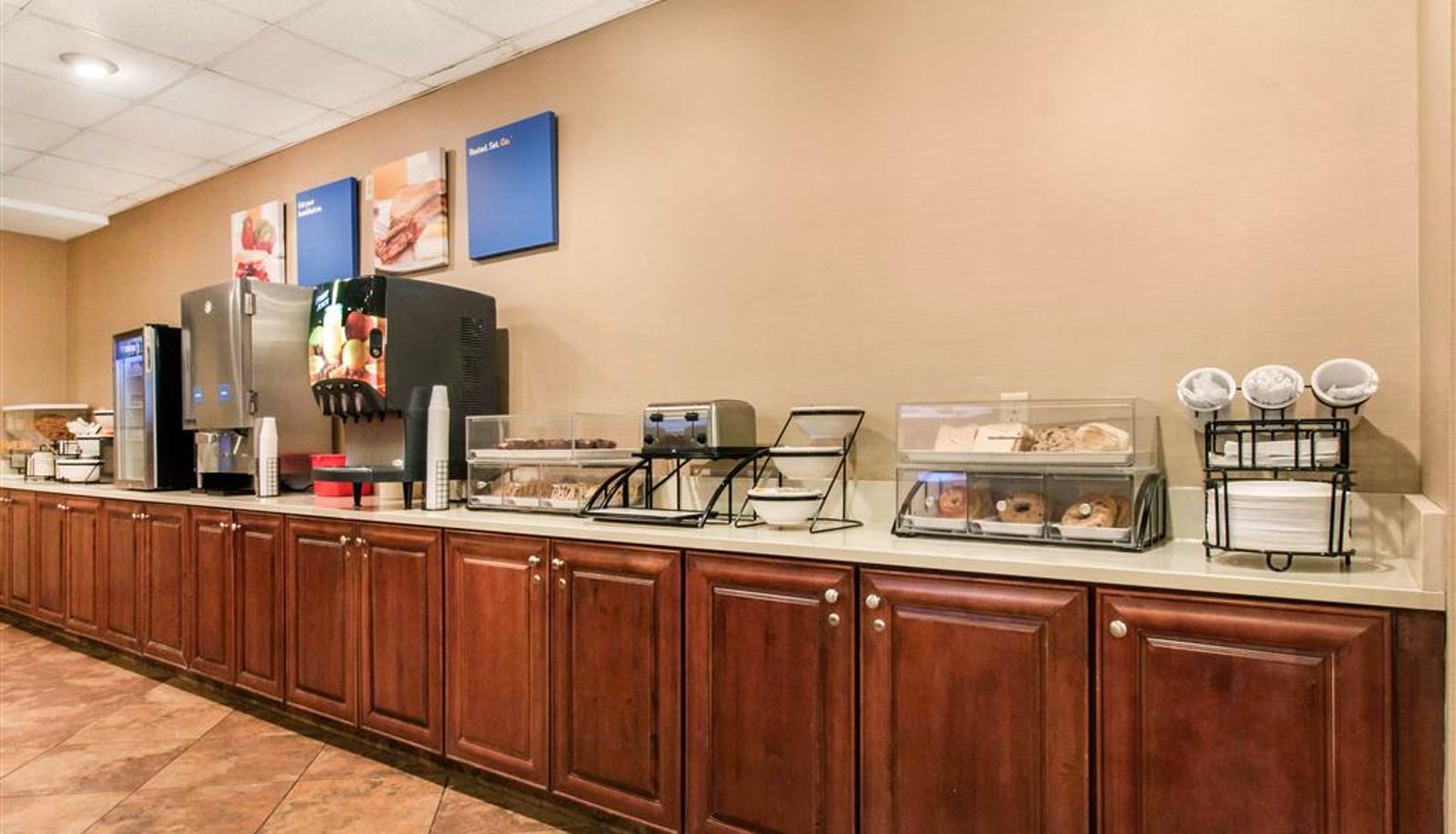 Restaurant - Comfort Inn & Suites Omaha Central