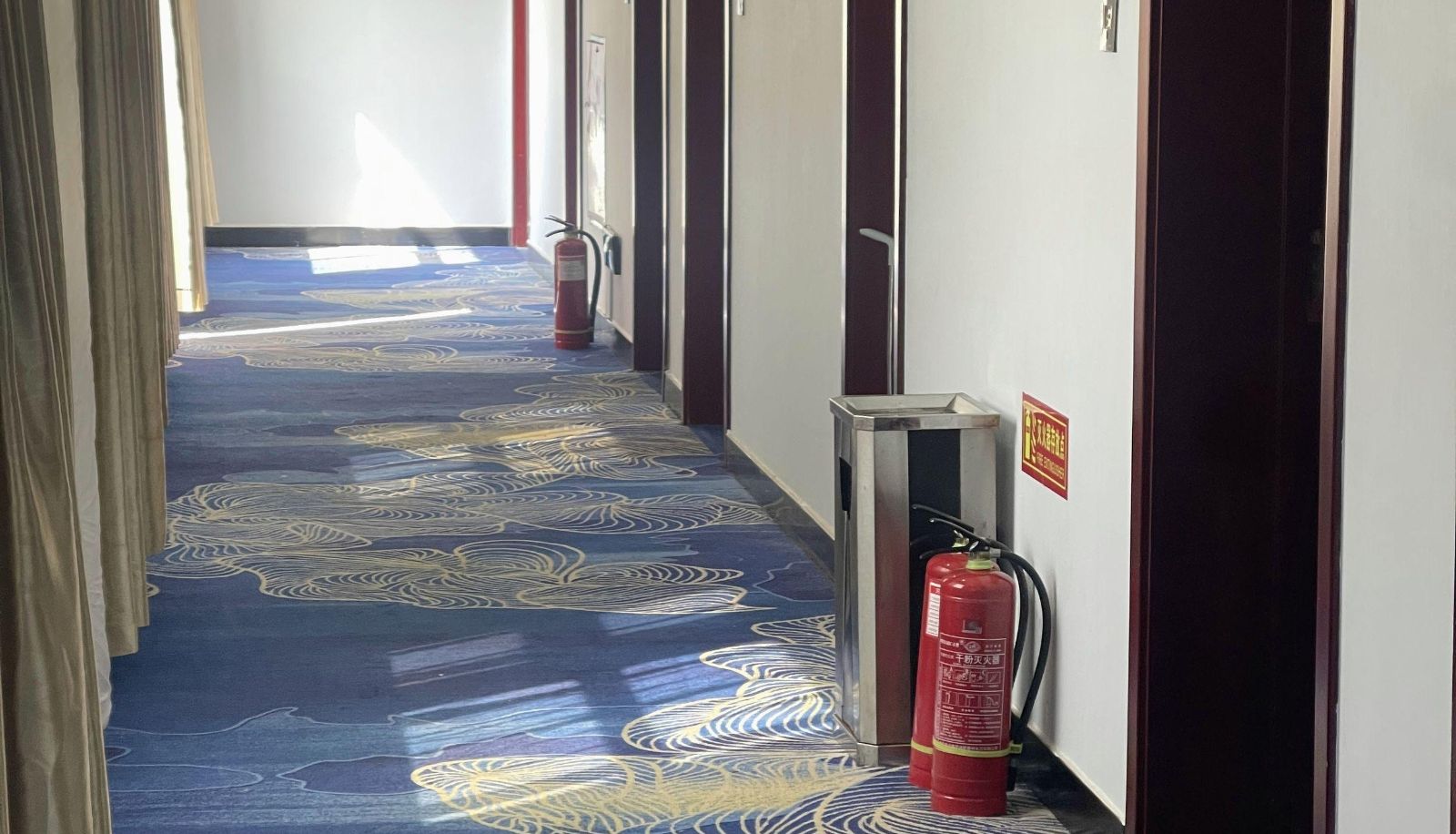 Zona exterior del hotel - Huating Business Hotel (Maternal and Child Health Hospital Store)