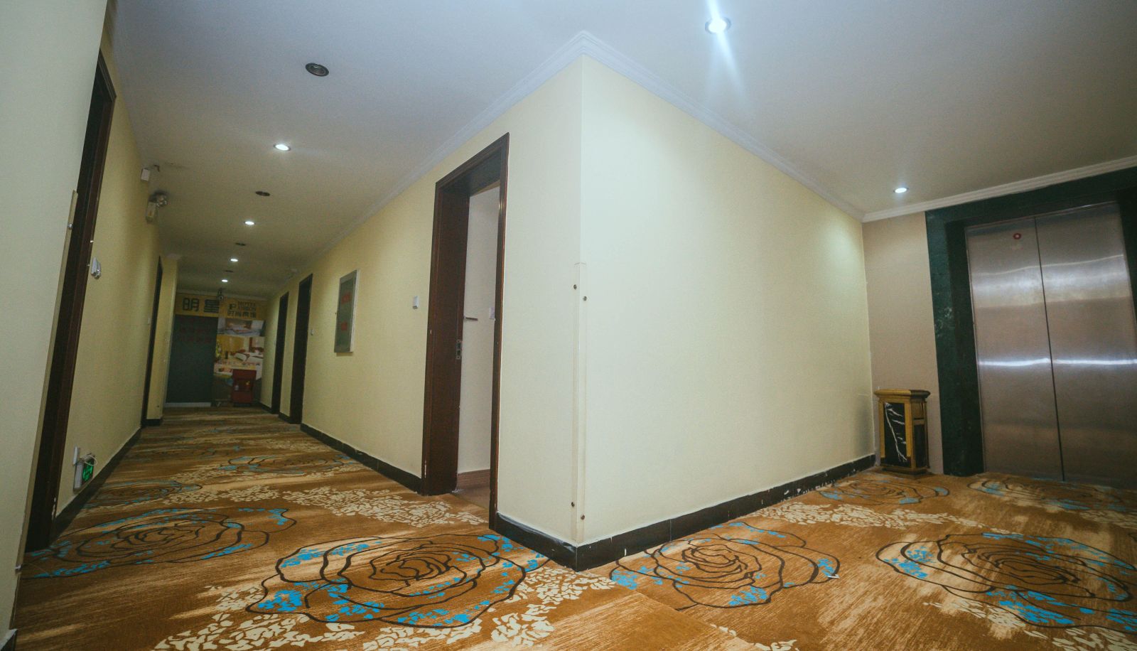 Hotel outdoor area - Star Hotel (Wanda Plaza Store)