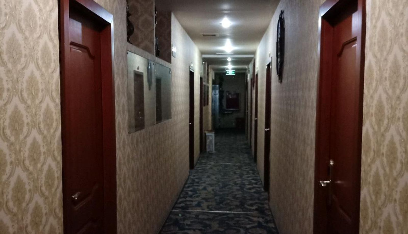 Hotel outdoor area - Zhongyi Business Hotel