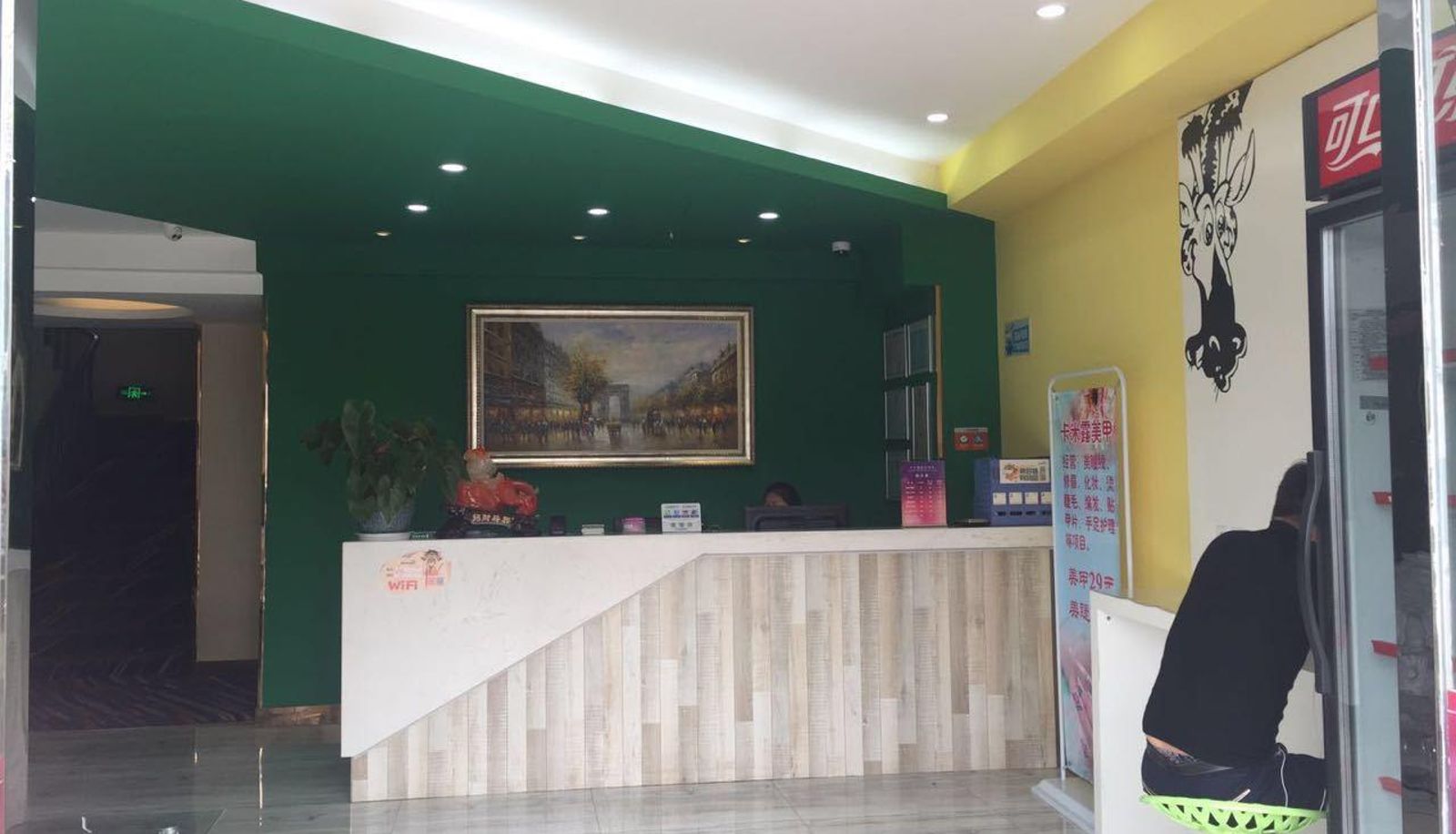 Buitenruimte van het hotel - Camillo Fashion Hotel