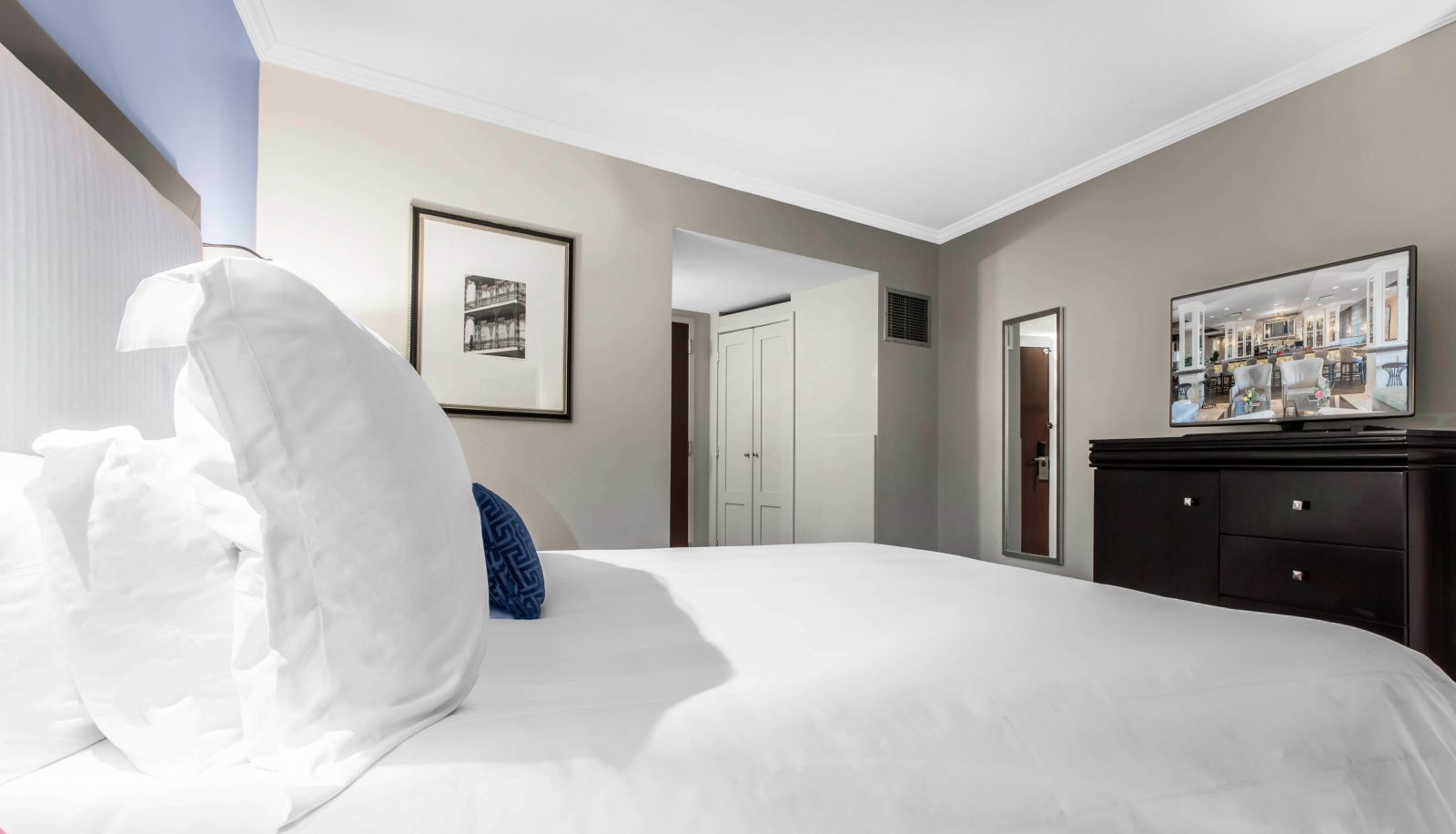 Zimmer - The Riverfront Hotel New Orleans