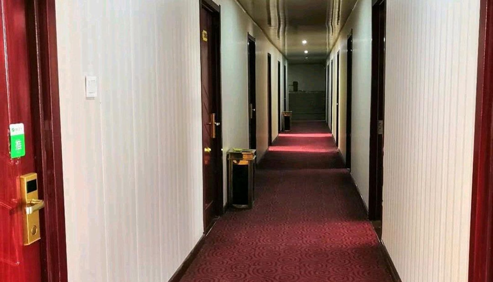 Hotel outdoor area - Yijia Business Hotel