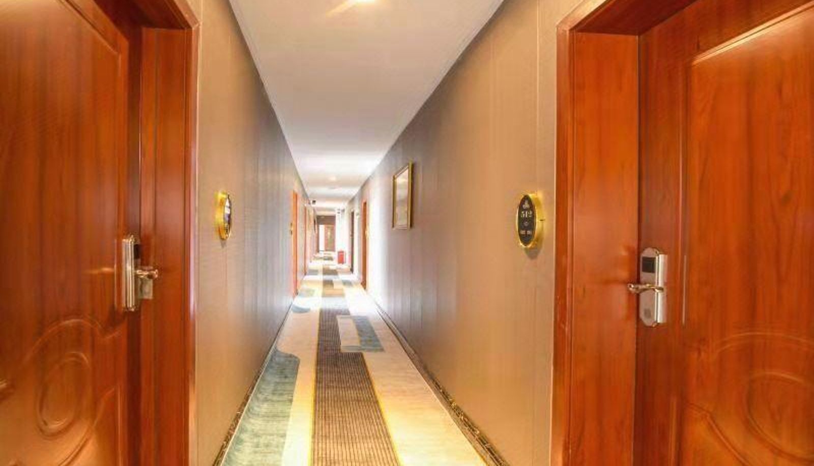 Area esterna dell'hotel - Langting Business Hotel