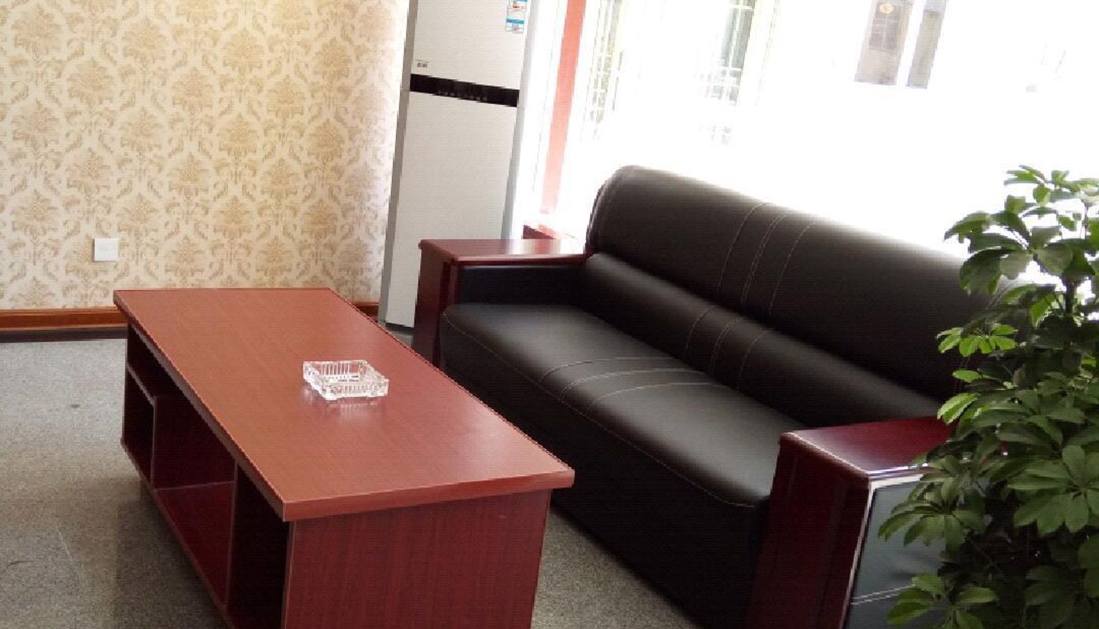 Area esterna dell'hotel - Kaiyuan Business Hotel