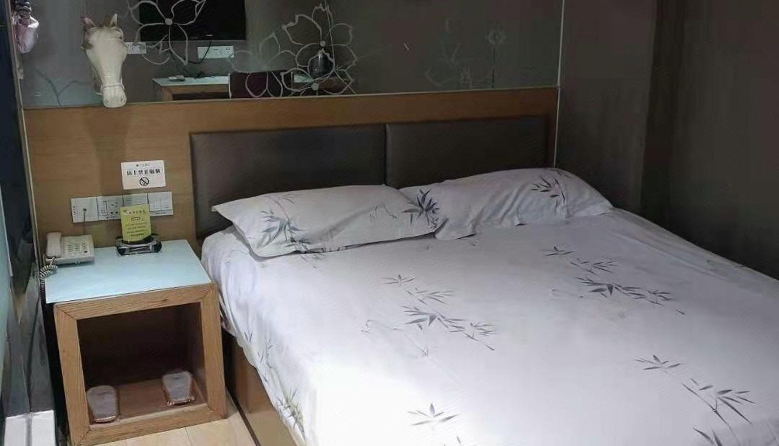 Business room - Renyuan Holiday Hotel (May Fourth Square Jiangxi Road Subway Station Store)