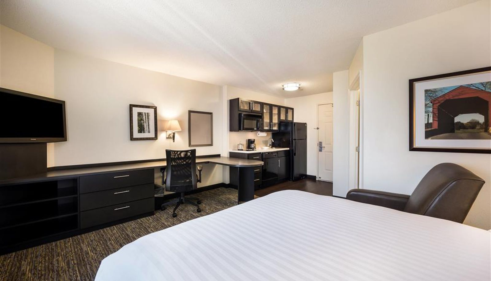 Zimmer - Sonesta Simply Suites Detroit Warren
