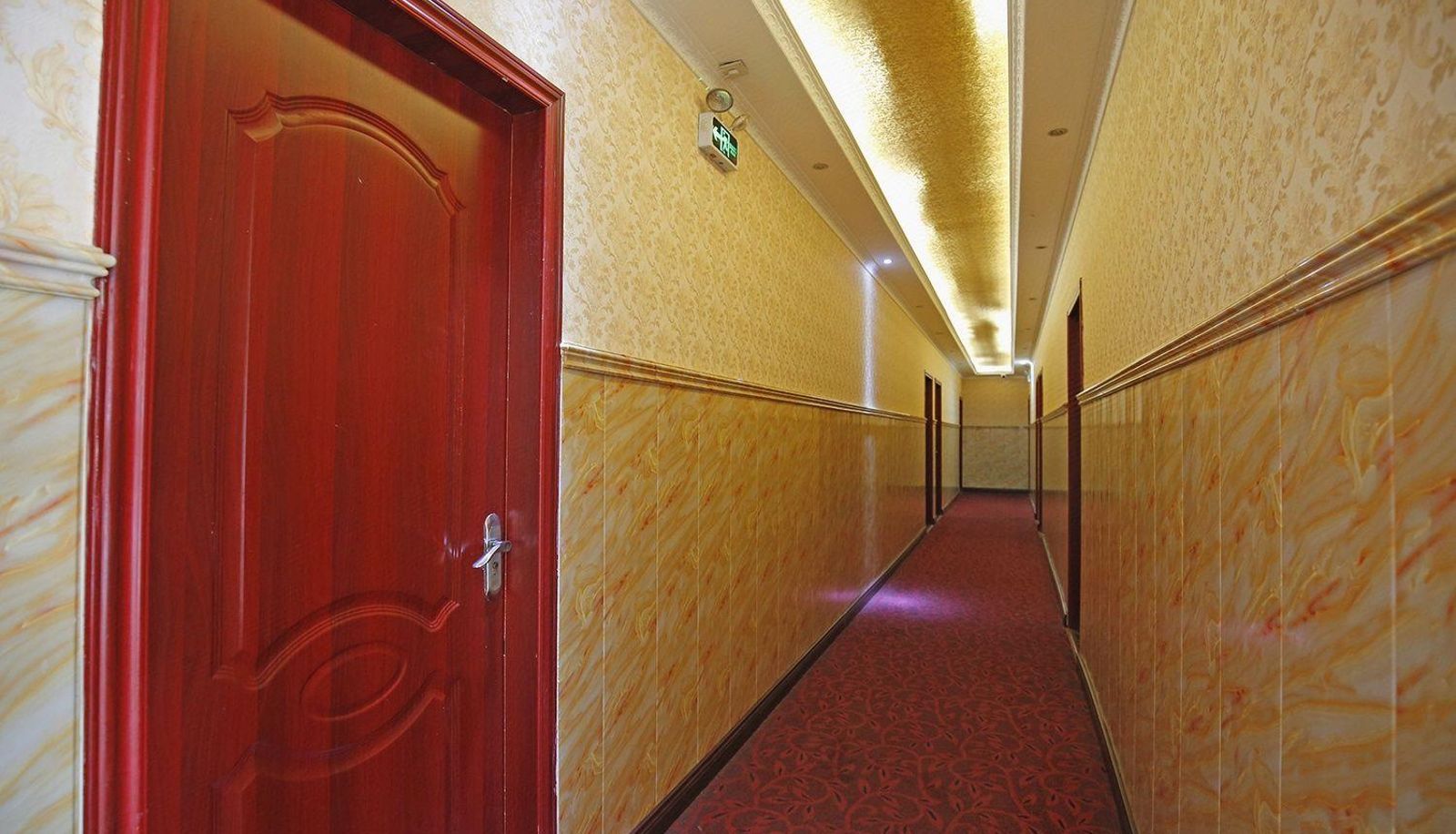 Buitenruimte van het hotel - Chenrui Business Hotel (Military Region General Hospital Store)
