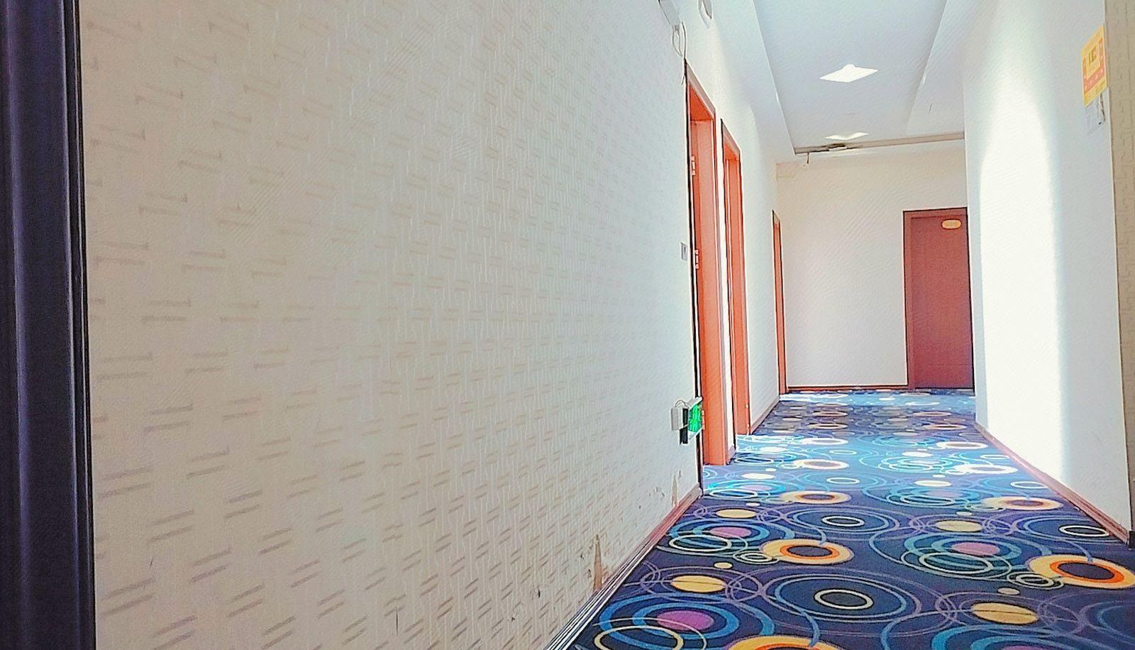 Zona exterior del hotel - Marriott Business Hotel