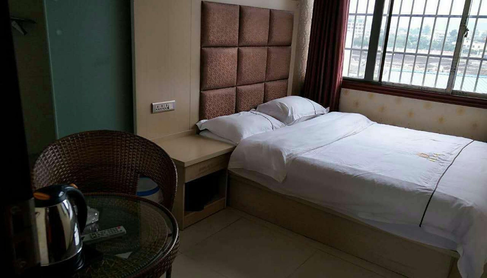 Zimmer - Junyue Fashion Hotel