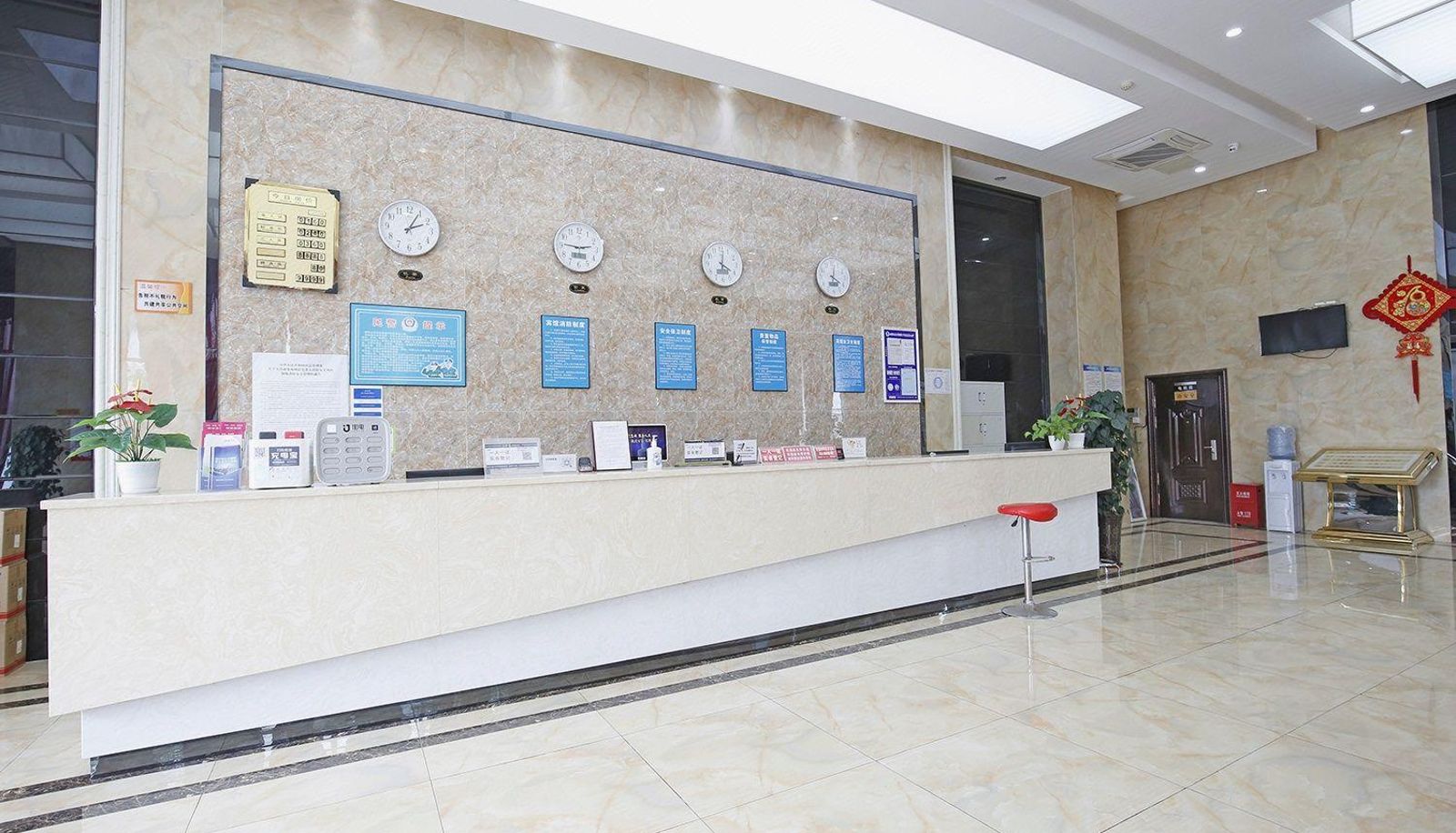 Zewnętrzna część hotelu - Tongqing Kaile Hotel