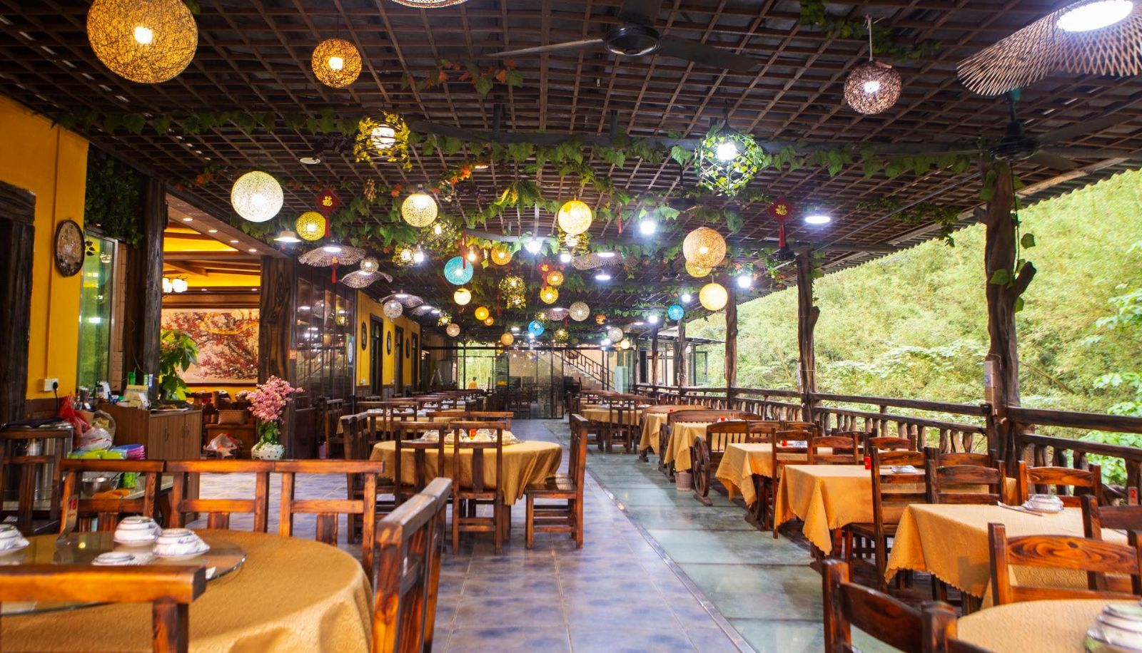 Hotel outdoor area - Gulongyi Station