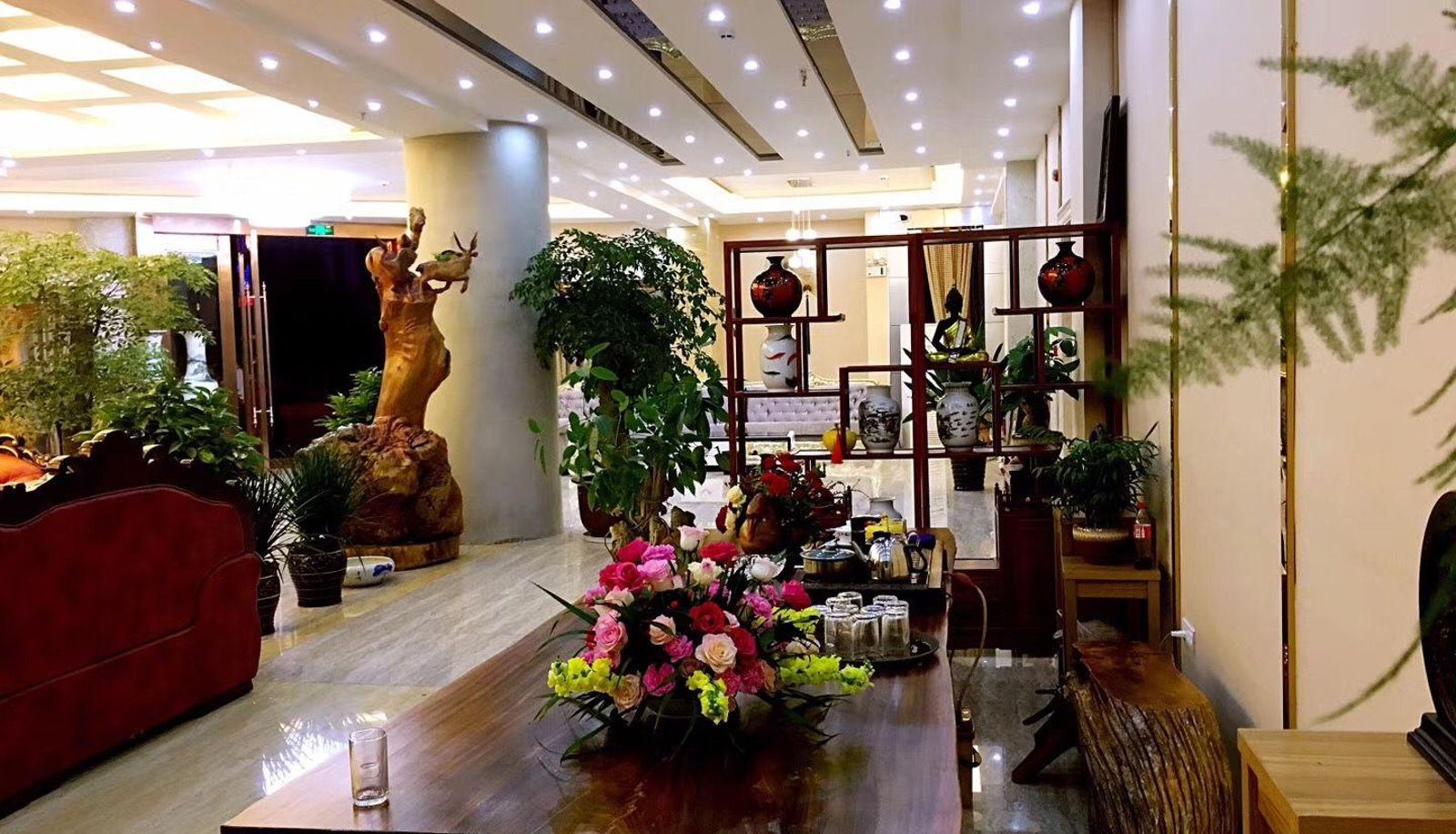 Zewnętrzna część hotelu - Royal Court Hotel