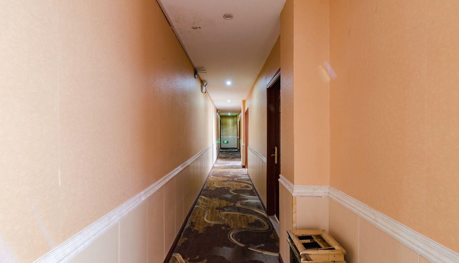 Buitenruimte van het hotel - 7080 Business Hotel (Xiushui Park Branch)