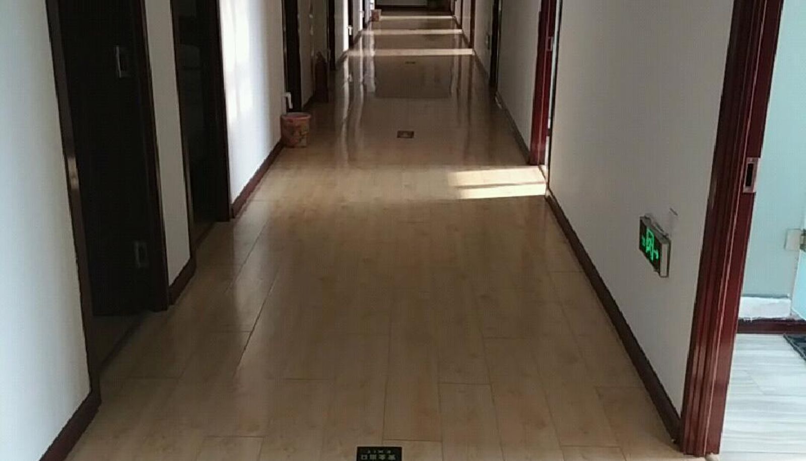 Zewnętrzna część hotelu - Youjia Hotel
