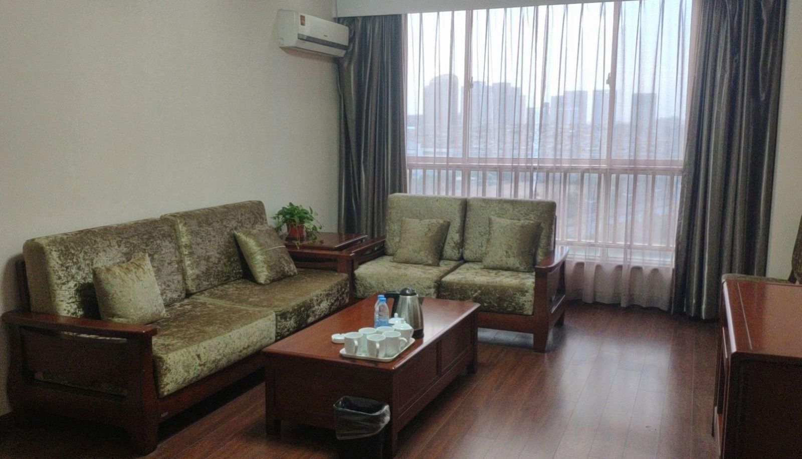 Buitenruimte van het hotel - Sanlixiang Hotel (Sansheng Branch)