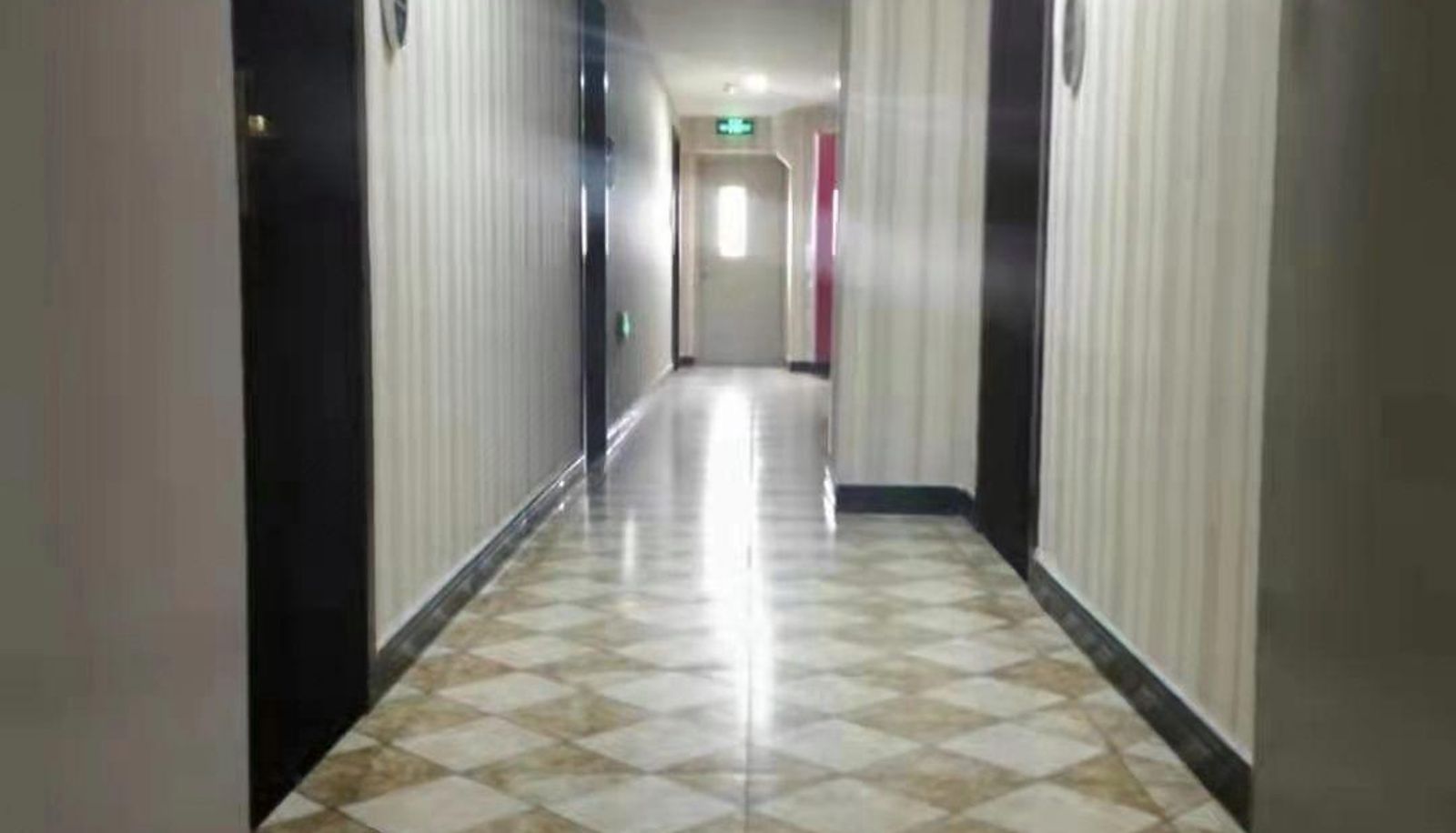 Buitenruimte van het hotel - Yanneng Business Hotel