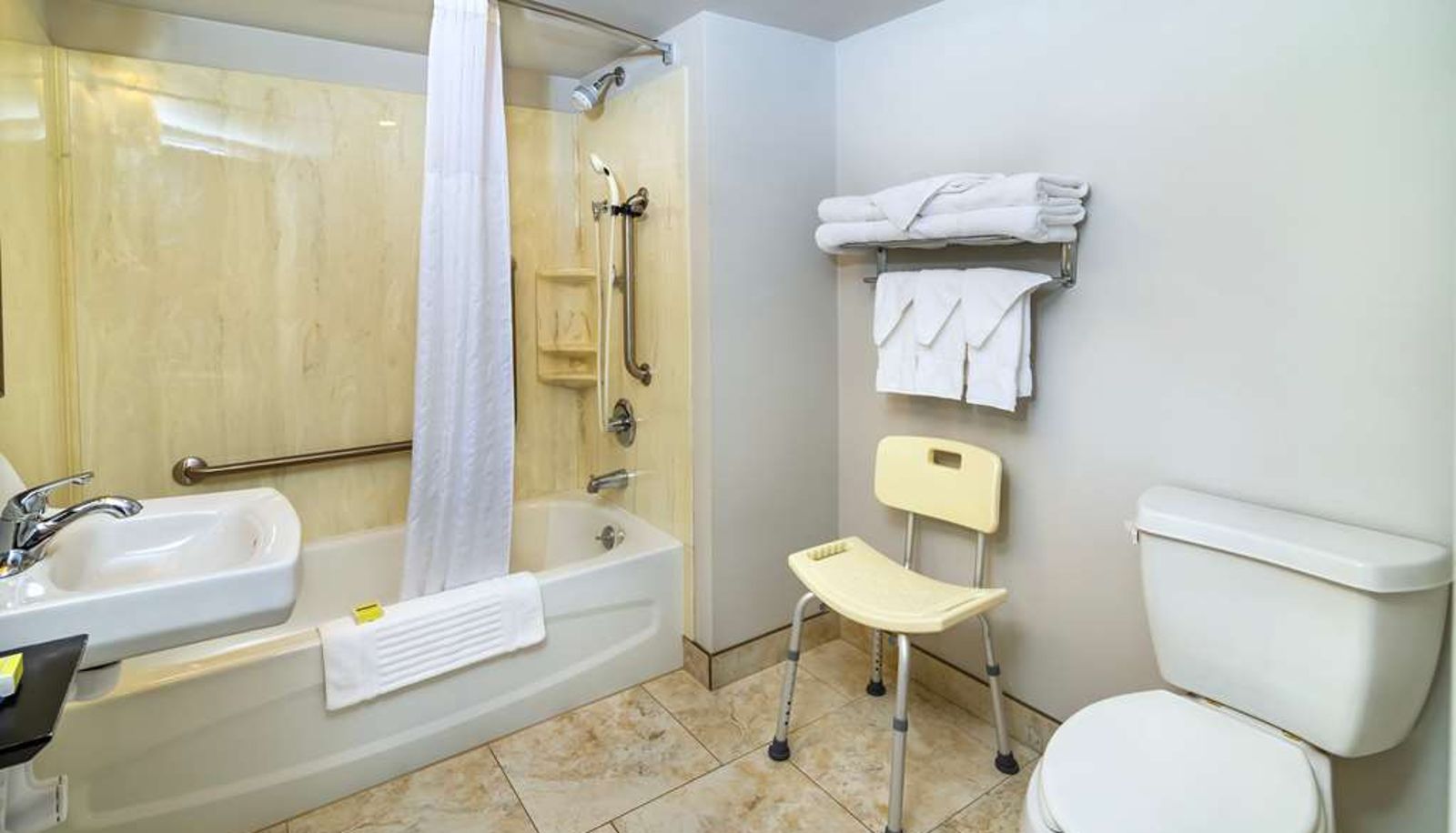 Zimmer - Comfort Inn & Suites