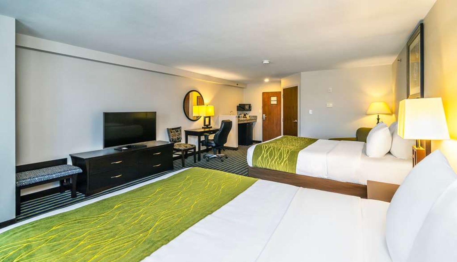 Room - Comfort Inn & Suites