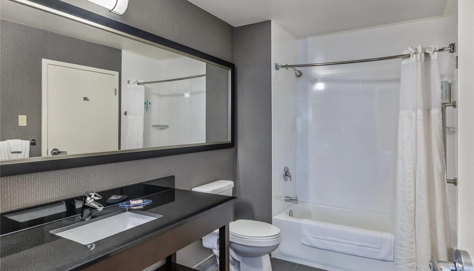 Room - Comfort Inn