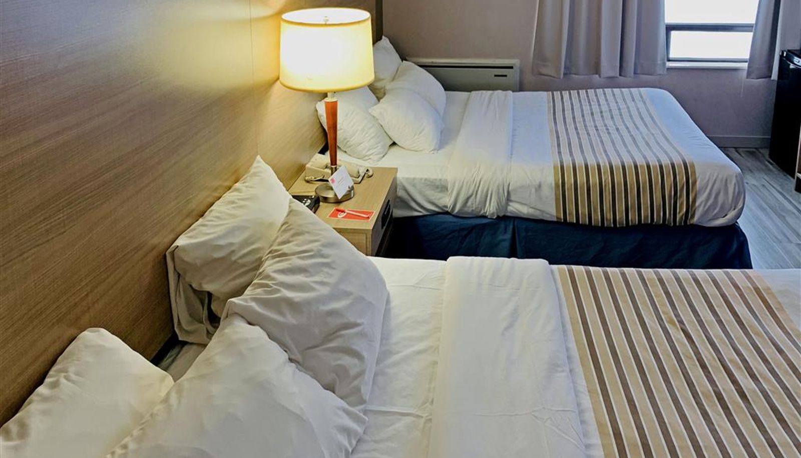 Chambre - Econo Lodge Airport
