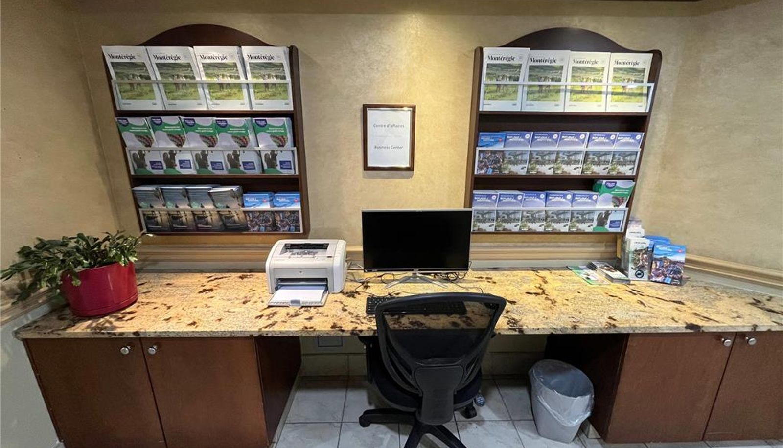Business center - Quality Inn