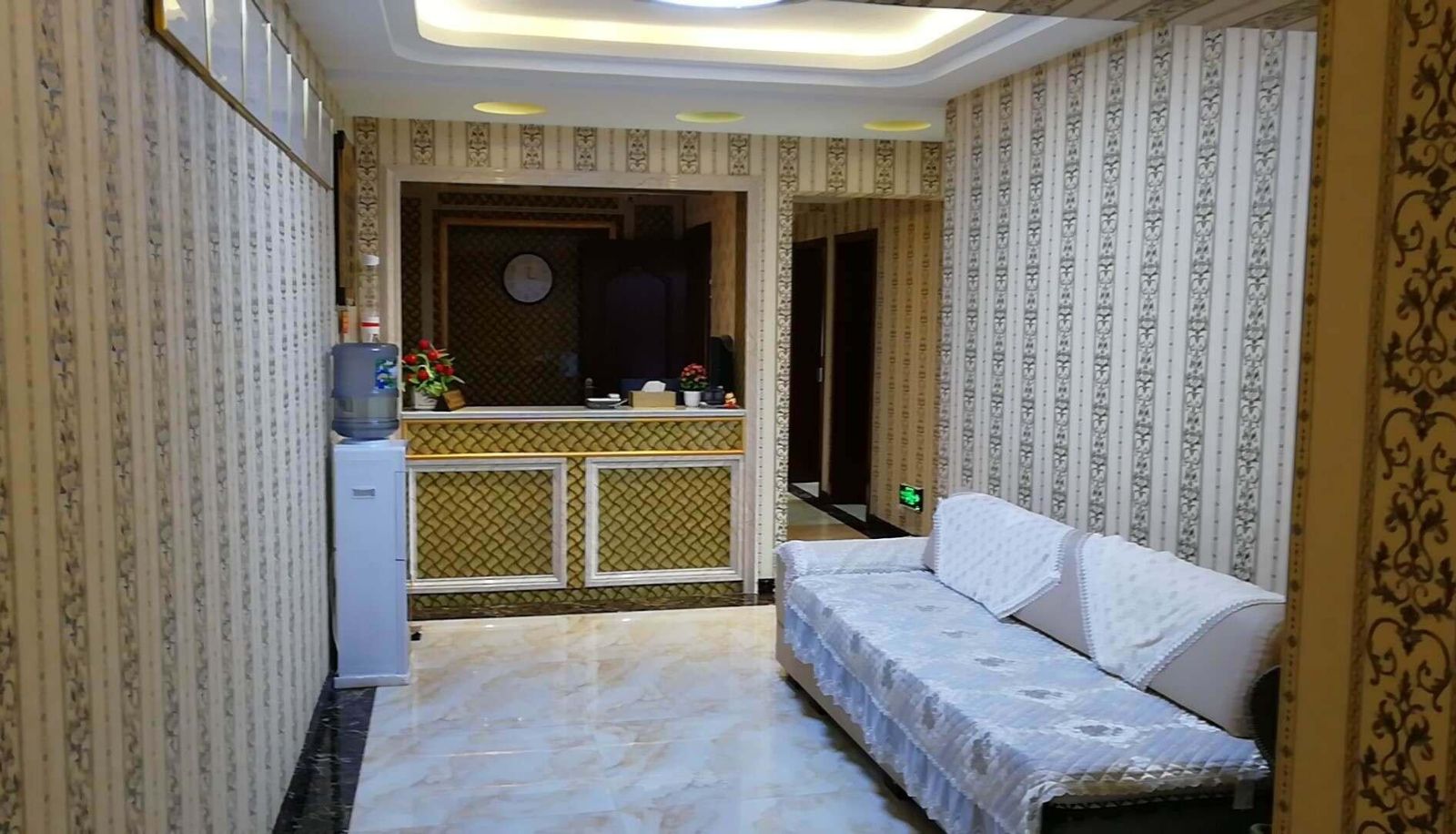 Area esterna dell'hotel - Tianyu Hotel (Caohai Avenue Store)