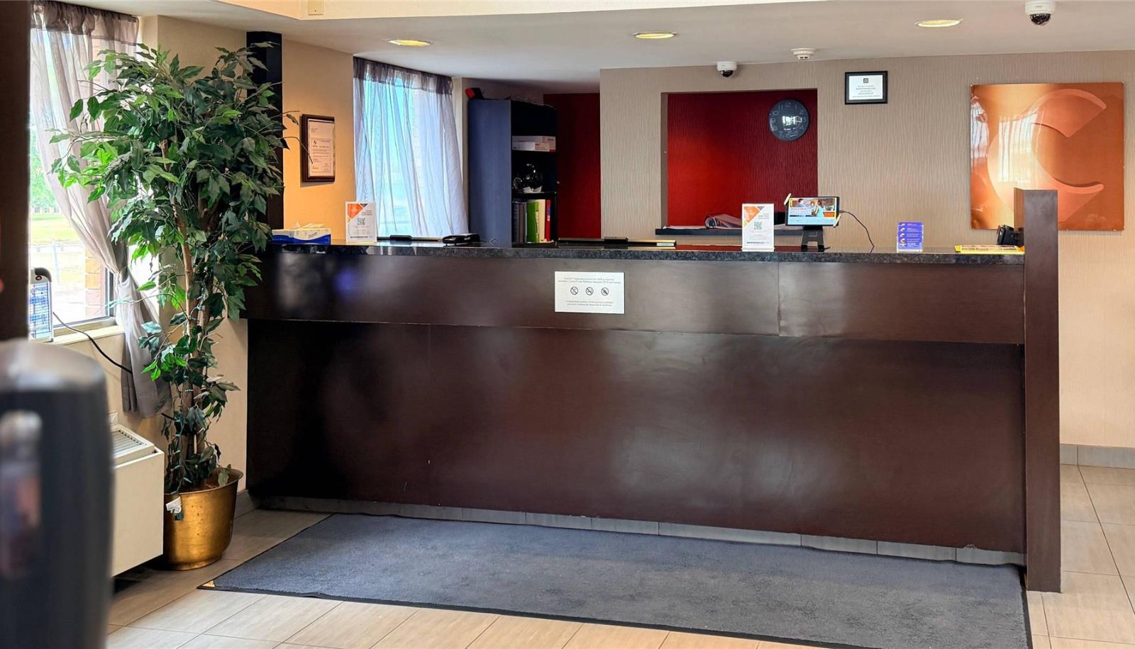 Hall - Comfort Inn