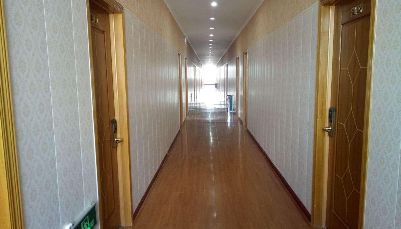 Zona exterior del hotel - OYO · Shulin Hotel